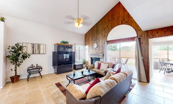 Overland Trail House | Everything at Your Fingertips