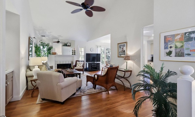 Shipyard Plantation Condo | Evian 287 - Gorgeous 2 Bedroom Condo - 2nd Floor Walk Up Flat