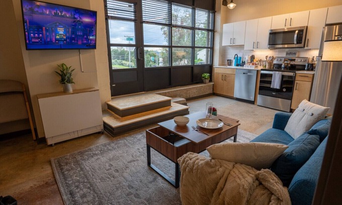 Martinsville Apartment | Excellent 2BR Apartment Uptown