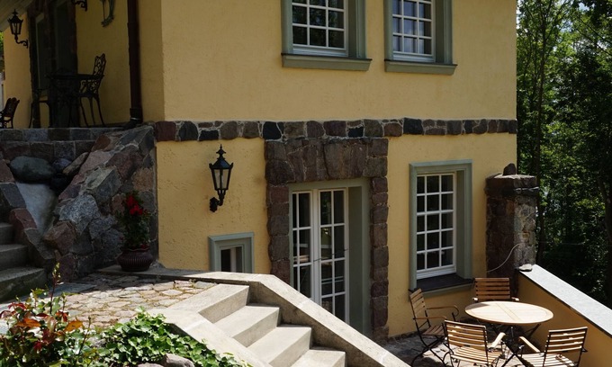 Oderberg House | Excellent apartment overlooking the lake and close to the boat lift