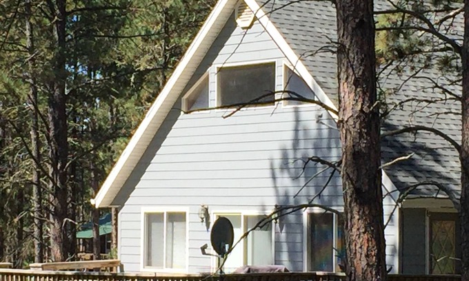 Deadwood House | Excellent Location - Close To Tourist Attractions ~ Nestled On 1 Acre