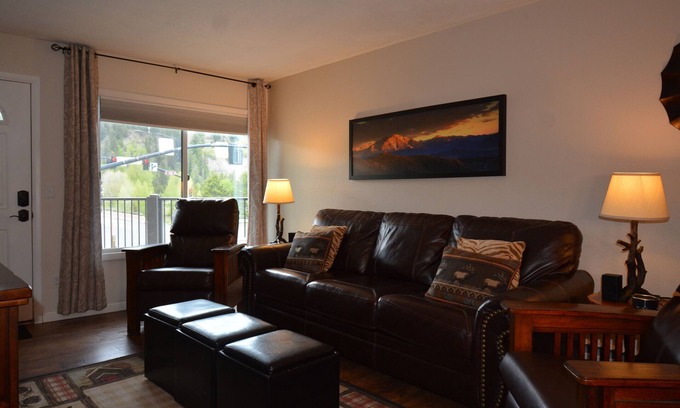 Weisshorn Condo | Excellent Location on Main Street, Breckenridge! 2 Bedroom/2 Bath