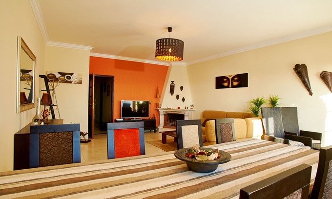 Mafra Villa | Excellent Villa, Sea Views, Quiet Area, Beach, Ocean Pool, Surf Lessons