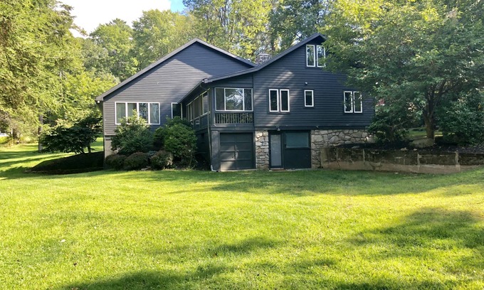 Greentown House | Exceptional 4bed/3bath Rancher Lake Wallenpaupack