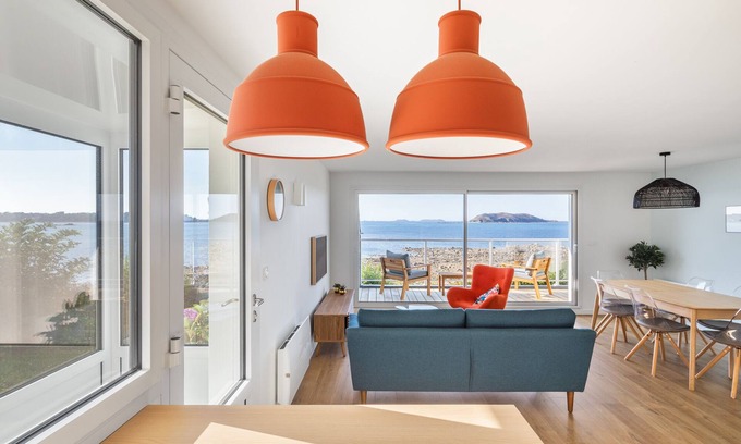 Trelevern Apartment | Exceptional apartment, "pieds dans l'eau"!