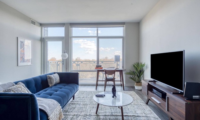 McLean Apartment | Exceptional Fairfax 1BR w/Gym & BBQ Grills, nr Theater, by Blueground