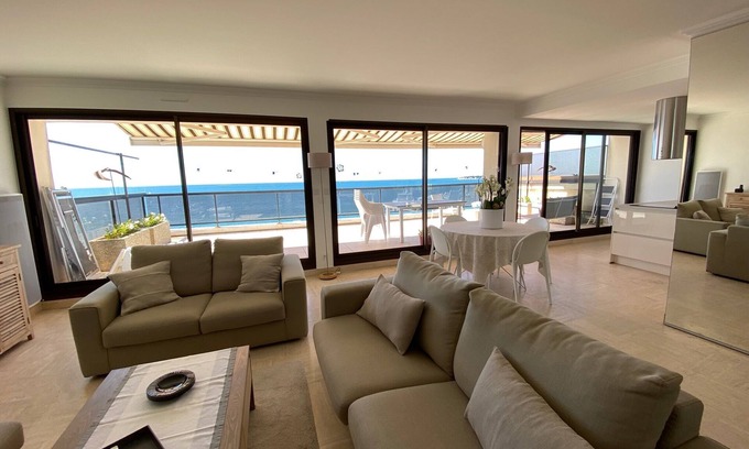 La Baule-Escoublac Apartment | Exceptional T3 hypercentre renovated top floor facing the sea with 45 m² terrace