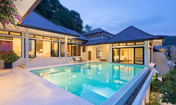 Wichit Villa | Exceptional Unique Beachfront Luxury Villa 6 bedroom