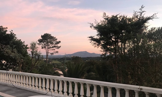 Bidart Villa | Exceptional villa between Bidart and Biarritz. Pyrenees view. Near golf Ilbarritz