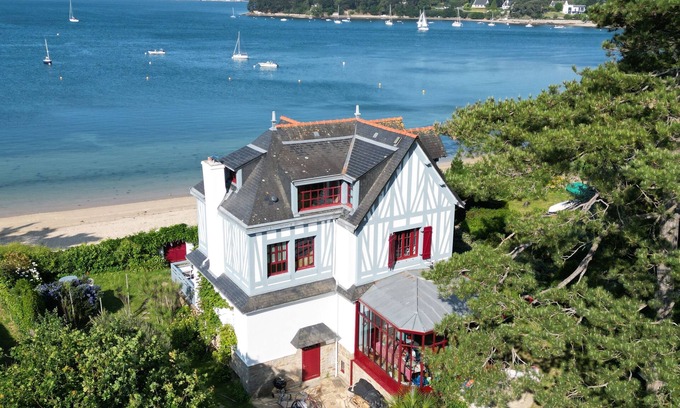 Ile-aux-Moines Villa | Exceptional villa feet in water, comfort, and exceptional view website