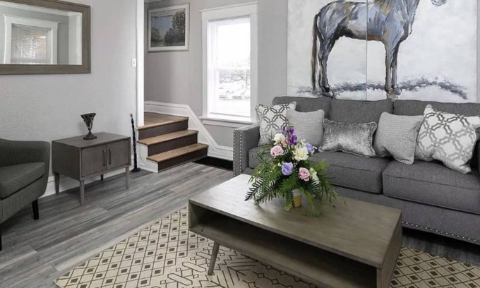 St. Louis House | ❤Exceptionally HOME Renovated& Furnished 2-Story Clemens
