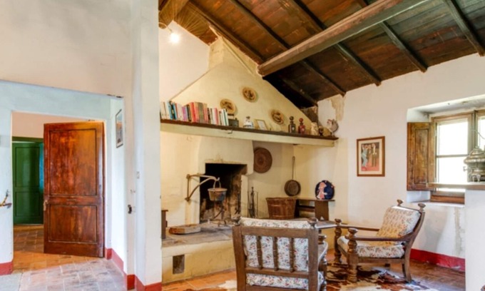 Castelfranco di Sopra Apartment | Exclusive apartment with fireplace