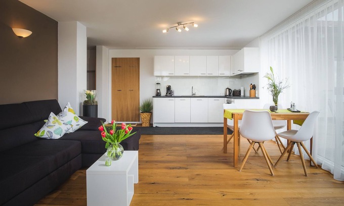 Hoerbranz Condo | Exclusive 2-room apartment with balcony and lake view, 55m², near the lake