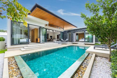 Si Sunthon Villa | Exclusive 3BR Magnum Villa With Private Pool by TropicLook