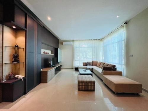 Miri House | Exclusive Bungalow Private & Peaceful in Miri Ocean Park 5BR