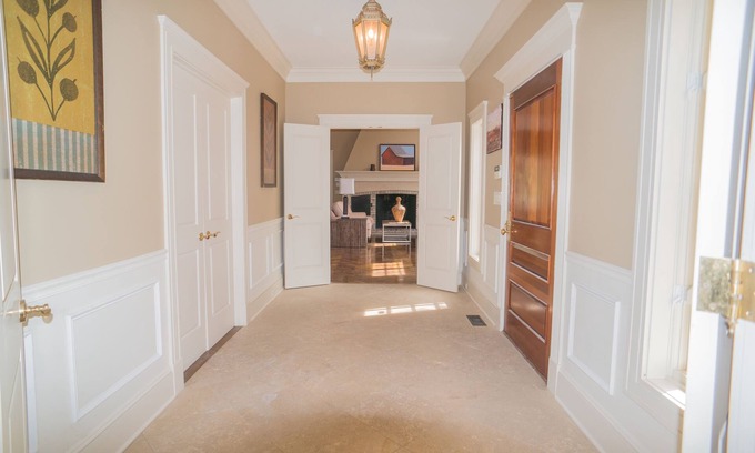 Easton House | Exclusive Executive Compound only 1 Hour to NYC