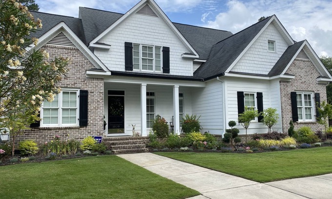 Evans House | Exclusive Hideaway Masters Rental in Golf Course Community