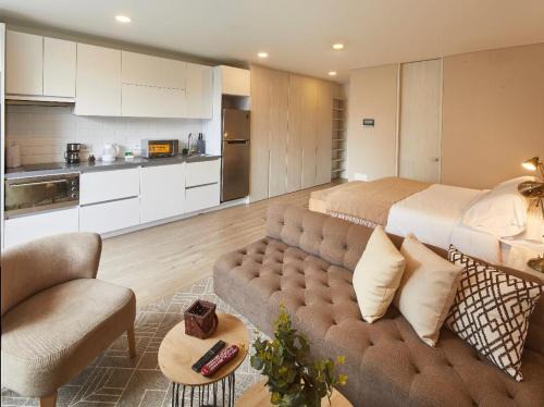 Antiguo Country Apartment | Exclusive Loft 505 Across from El Virrey Park