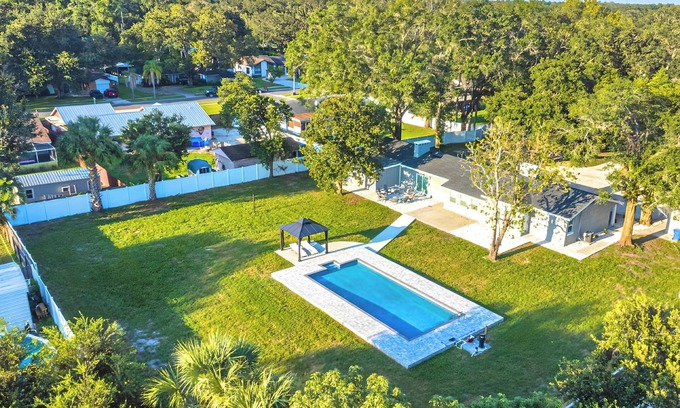 Bearss Plaza Villa | Exclusive Resort-Style Villa – Luxury Pool Retreat, Sleep 26+ Guests