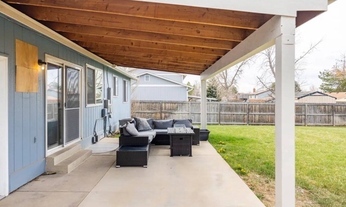 Morrison House | Exclusive Stay Private Room 2: Adults Only + Near Red Rocks
