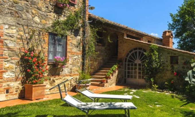 Contignano Villa | Exclusive use farmhouse with private pool.