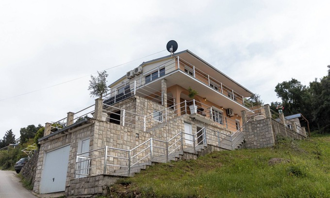 Utjeha Villa | Exclusive villa "Sea La Vie" with sauna, pool and whirlpool 5 minutes from the beach