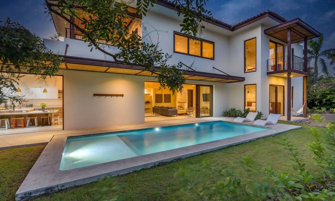 Tamarindo House | Exclusive Walk to the Beach location - Beach club membership!
