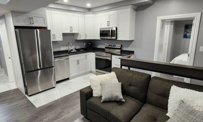 Walkerville House | Exec 1BD+Wifi+AC+Workspace