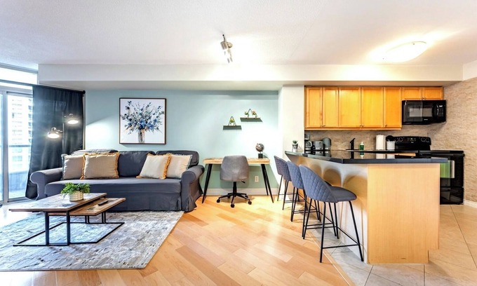 Downtown Mississauga Apartment | Executive 1+Den Condo, Parking