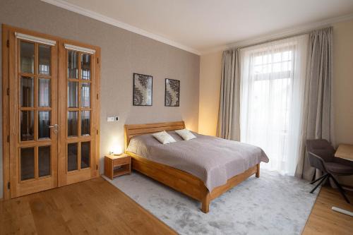 Usti nad Labem Apartment | Executive 2-Bdrm central suite