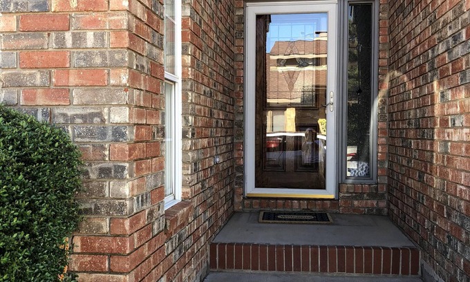 Midland House | Executive 3 bedroom townhouse. Close to sports complex/Chevron/OXY/EOG