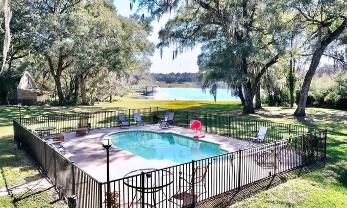 Dade City House | Executive 5 Bedroom Pool home, Dade City!