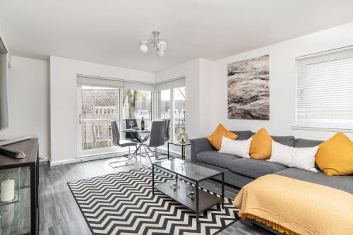 Central Aberdeen Apartment | Executive Apartment, Free Parking, West End