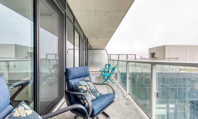 North York Apartment | EXECUTIVE CONDO! Lawrence and Don Mills