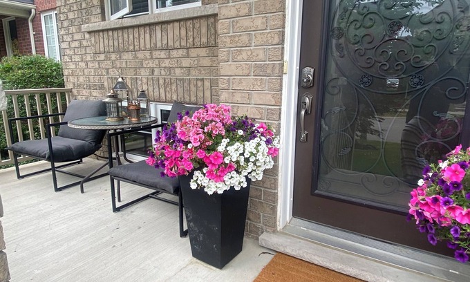 Bowmanville House | Executive Home Away From Home