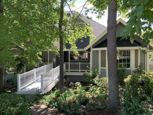 Folsom Villa | Executive home in a serene park like setting