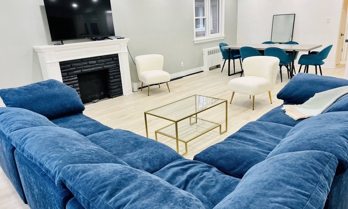 Seaton Village House | Executive home in Toronto Yorkville/Casaloma