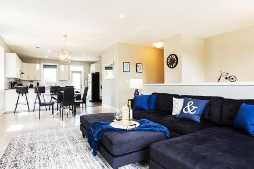 Jasper Place Apartment | *Executive Home* Long Stays - Garage - WiFi & NFLX