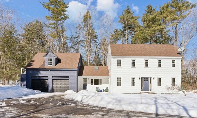 Falmouth House | Executive home minutes from Portland