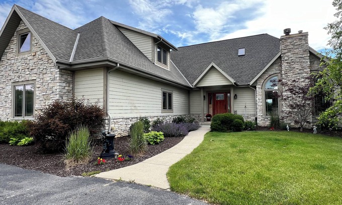Mukwonago House | Executive Home Republican National Convention 2024 5 beds/3.5 ba Mukwonago, WI