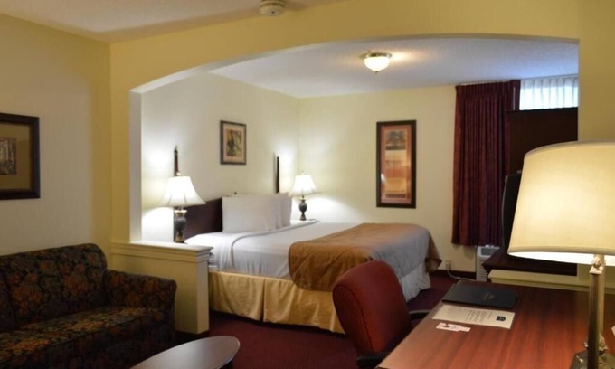 Altamonte Springs Apartment | Executive King Room Near Cranes Roost Park ORL