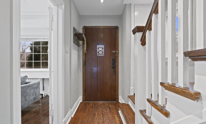 East York House | Executive Rental - Downtown Toronto