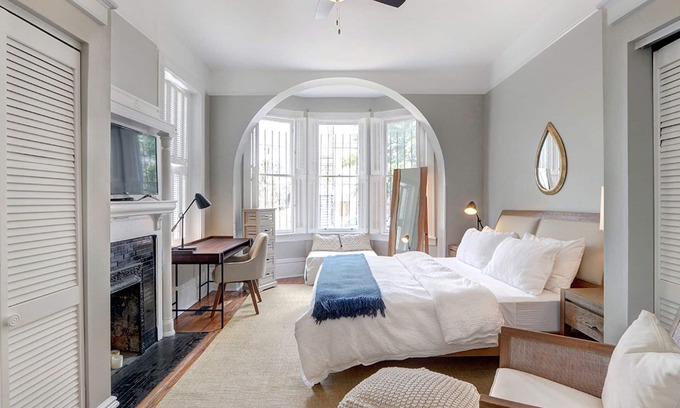 Historic Downtown Savannah Apartment | Executive Rental for Extended-Stays, Pool Access