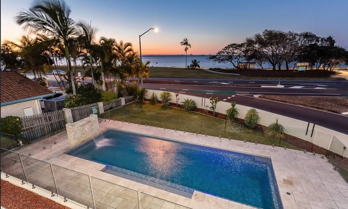 Newport Apartment | "Executive Style & Location" - Newport Q 4020