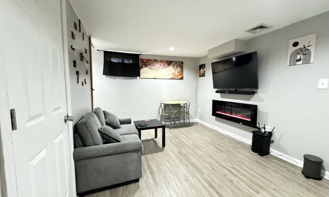Rognel Heights Condo | Executive Suite at Uplands