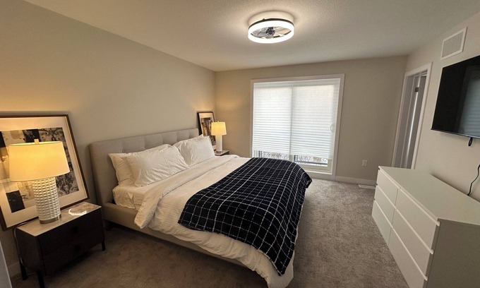 Brampton House | Executive Townhome on Ravine wood lot
