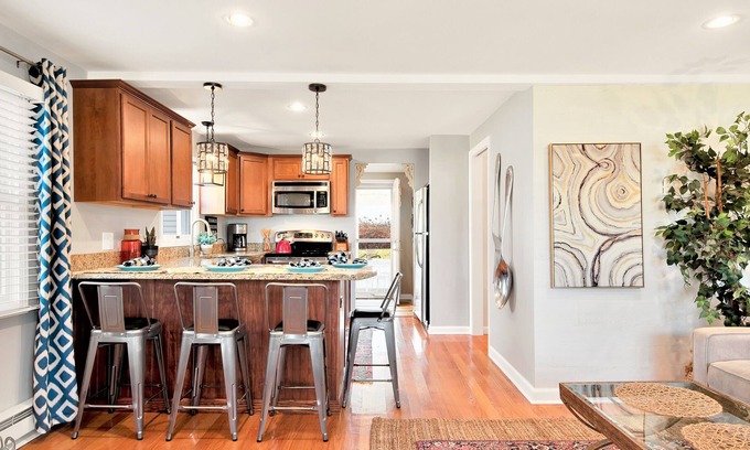 Old Saybrook Center House | Exhale at Old Saybrook's Chic Retreat!