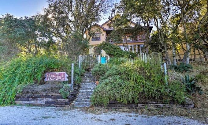 Canyon Lake House | Exotic Home with Patio and Grill Walk to Canyon Lake!