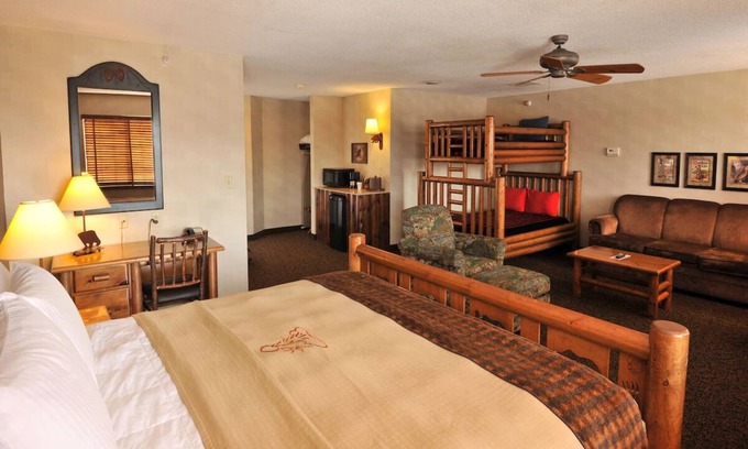 St. Joseph Hotel | Expanded King Bunk Bed Suite, Stoney Creek St. Joseph, Heated Pool!