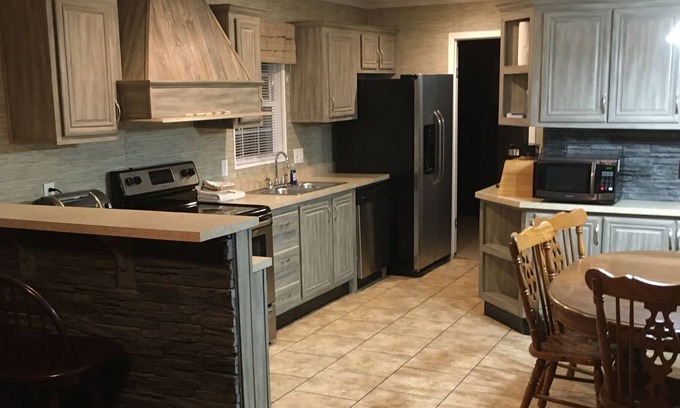 Florien House | Experience all Pleasure Point has to offer in South Toledo Bend!